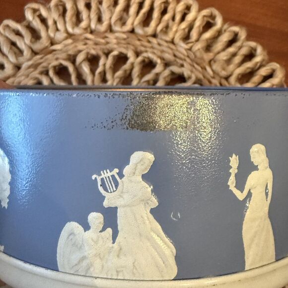 Wedgewood-Jasperware Tin Angel & Child Blue and White Vintage 1960's Chinoiserie - Picture 12 of 12